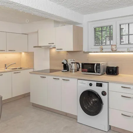 Lägenhet Serenity - New, Stylish, Near *