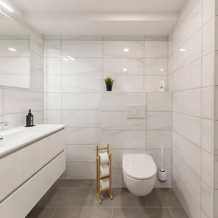 Serenity - New, Stylish, Near Daire *