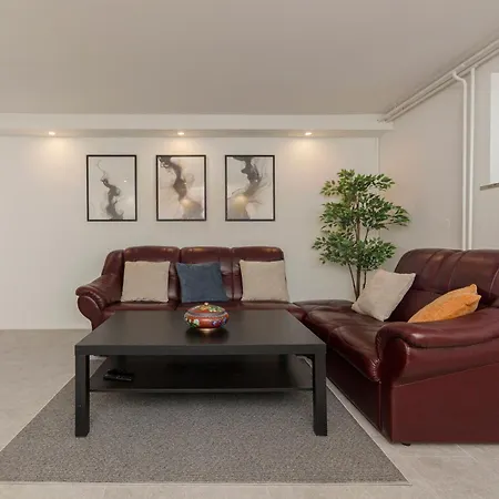 Serenity - New, Stylish, Near *