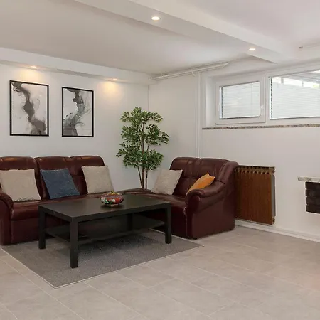 Serenity - New, Stylish, Near Bled