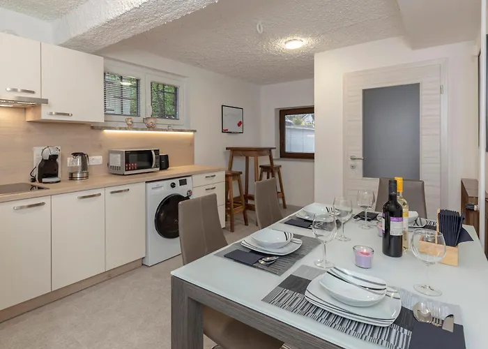 Lejlighed Serenity - New, Stylish, Near *