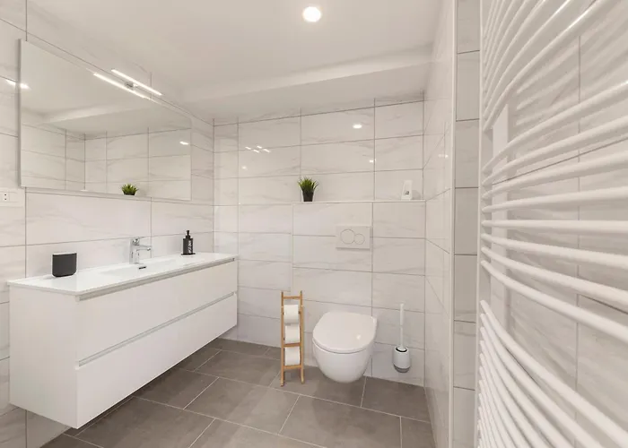 Serenity - New, Stylish, Near Lejlighed